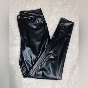 Skinny leather pants